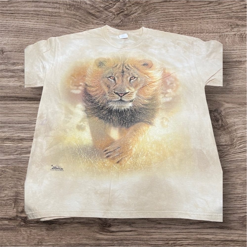 The Mountain Beige Lion T-Shirt Size Large